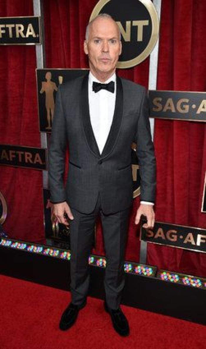 SAG Awards 2015: El patinazo de Naomi Watts por culpa del vestido de Emma Stone (VÍDEO)