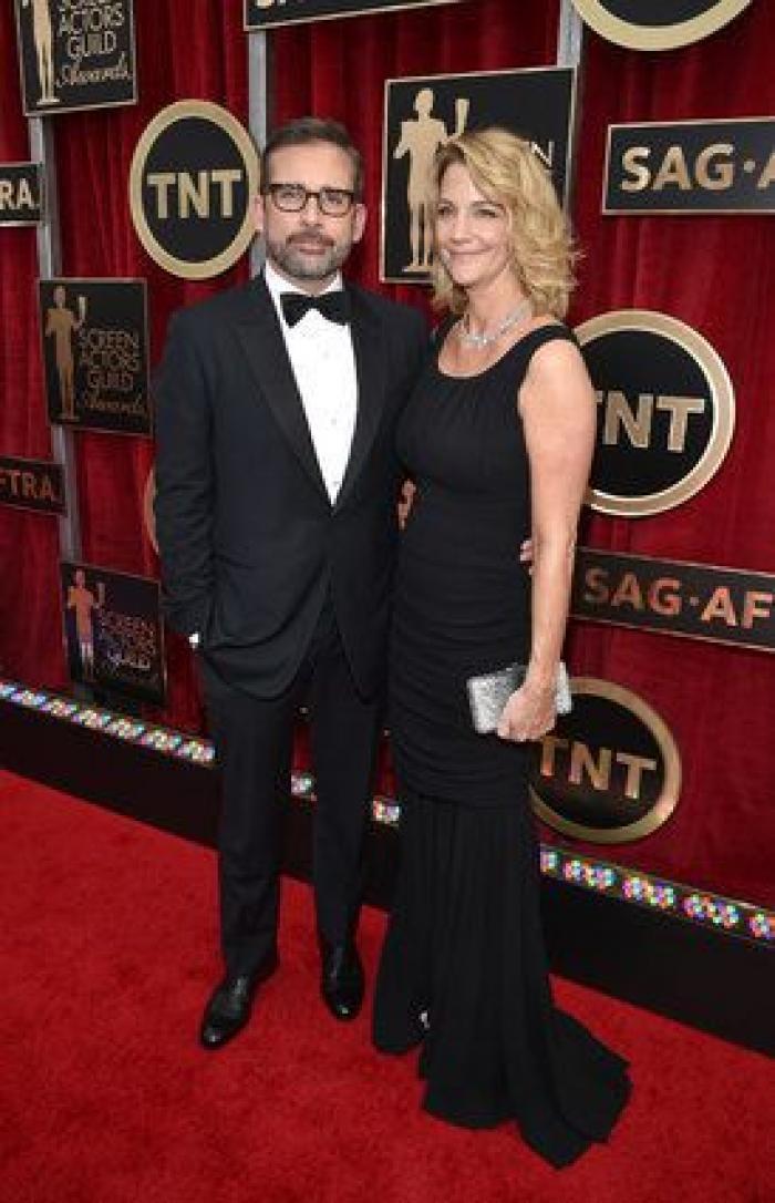 SAG Awards 2015: El patinazo de Naomi Watts por culpa del vestido de Emma Stone (VÍDEO)