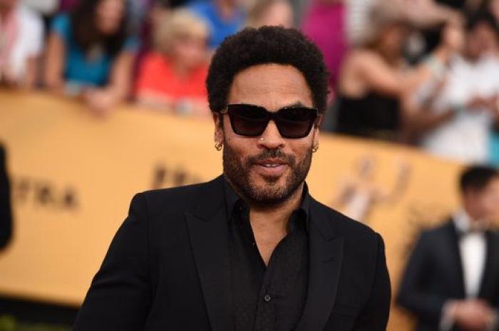 SAG Awards 2015: El patinazo de Naomi Watts por culpa del vestido de Emma Stone (VÍDEO)