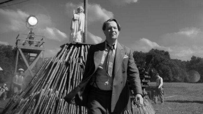 'The Crown' y 'Mank' lideran las nominaciones a los Globos de Oro 2021