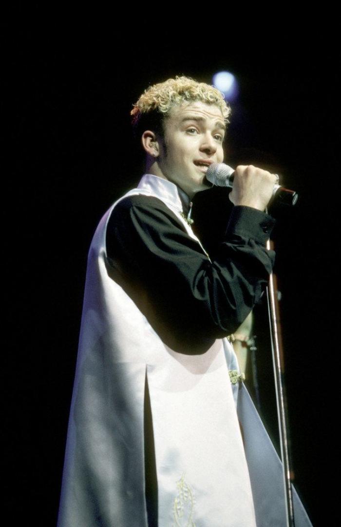 Justin Timberlake infringe la ley por hacerse un selfi votando