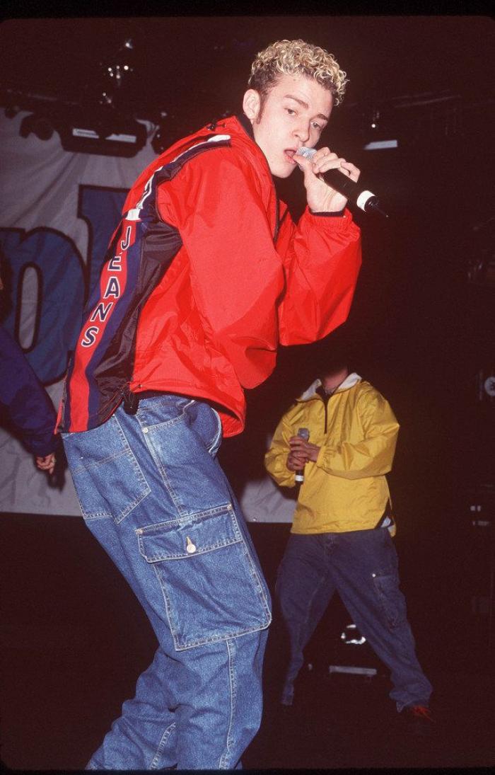 Justin Timberlake infringe la ley por hacerse un selfi votando