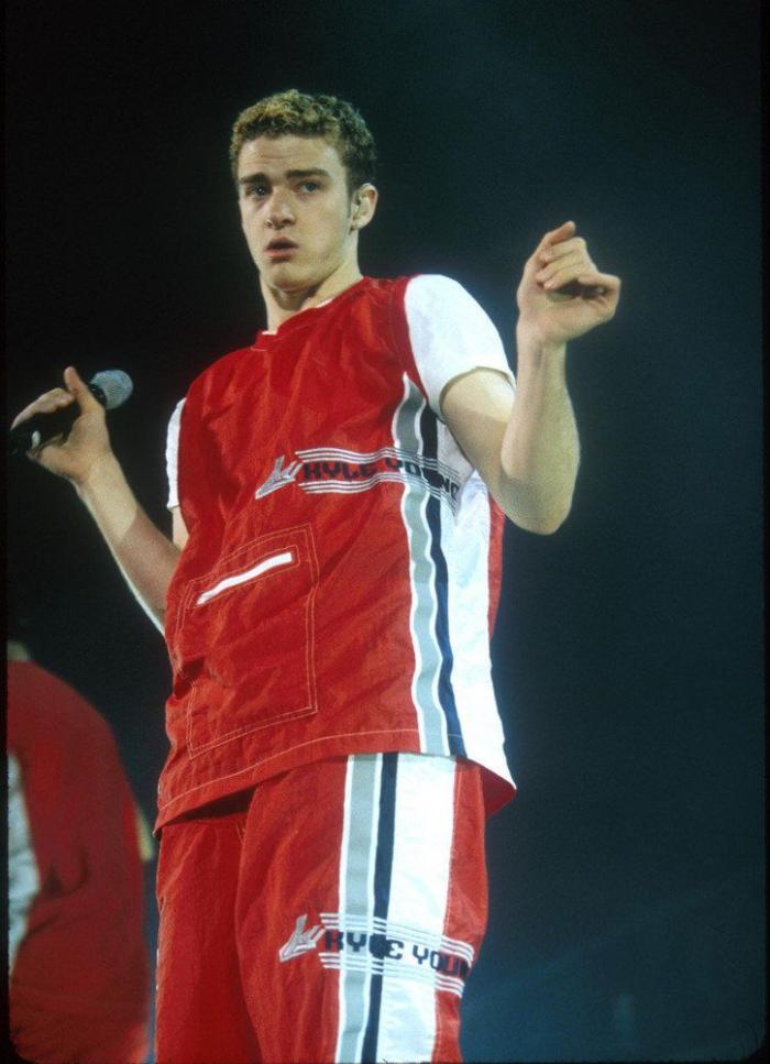 Justin Timberlake infringe la ley por hacerse un selfi votando