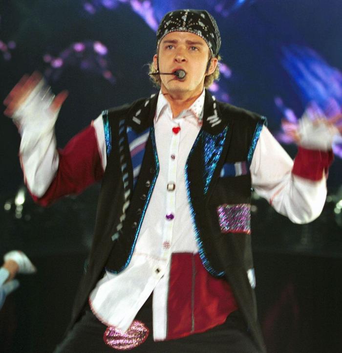 Justin Timberlake infringe la ley por hacerse un selfi votando