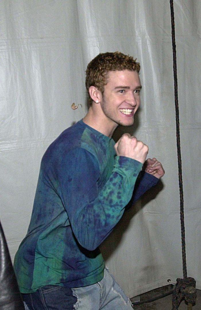 Justin Timberlake infringe la ley por hacerse un selfi votando