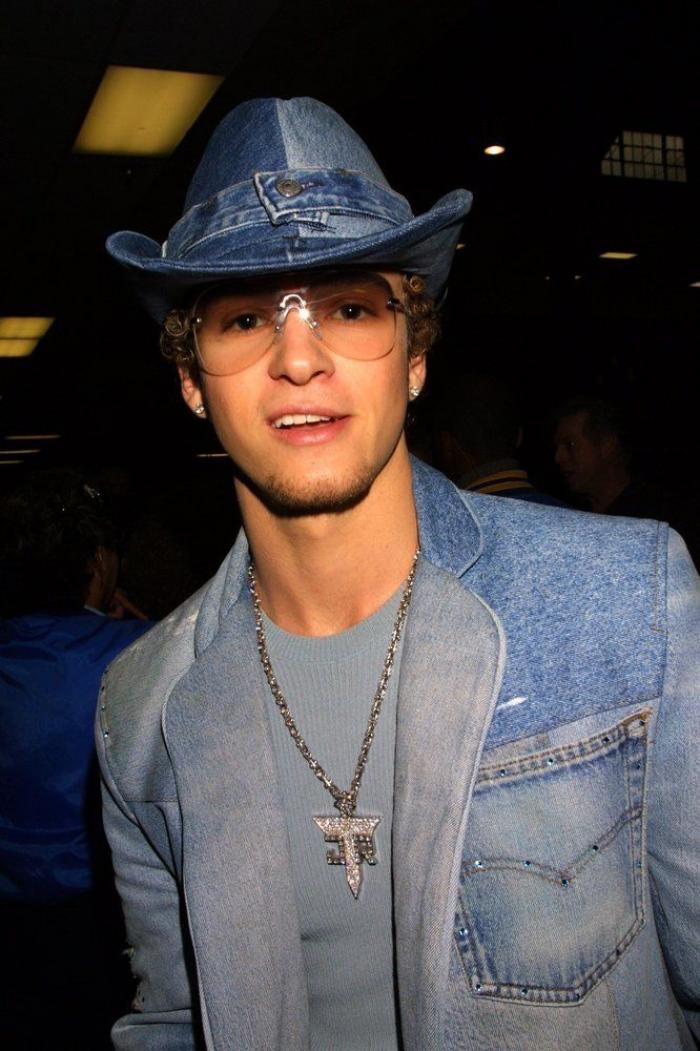 Justin Timberlake infringe la ley por hacerse un selfi votando