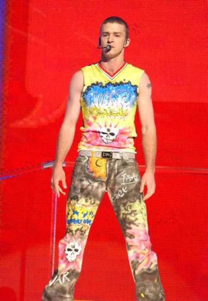 Justin Timberlake infringe la ley por hacerse un selfi votando