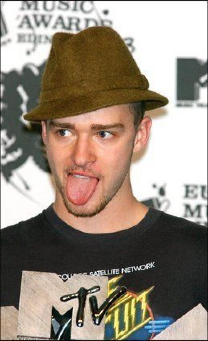 Justin Timberlake infringe la ley por hacerse un selfi votando