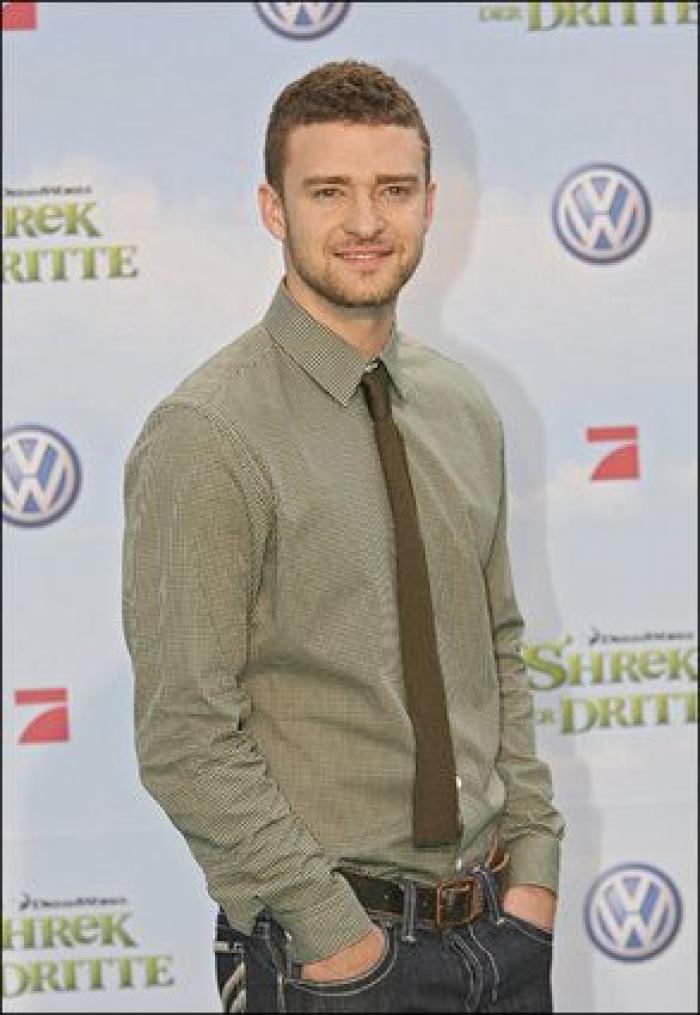 Justin Timberlake infringe la ley por hacerse un selfi votando