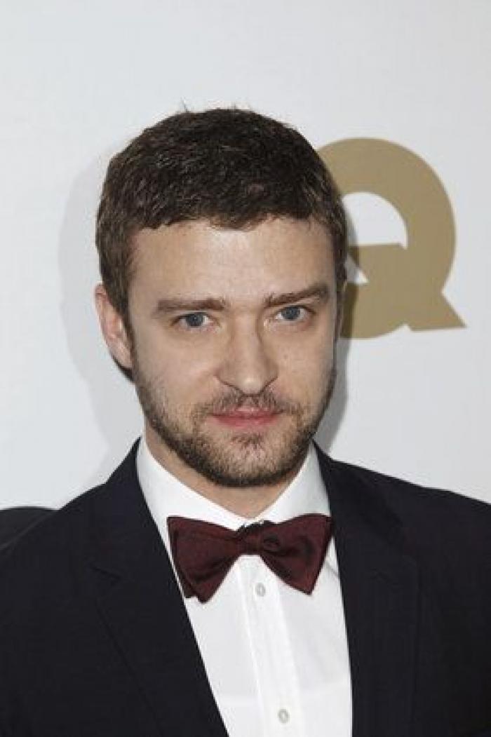 Justin Timberlake infringe la ley por hacerse un selfi votando