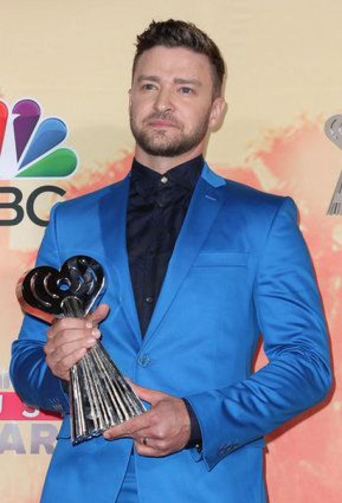 Justin Timberlake infringe la ley por hacerse un selfi votando