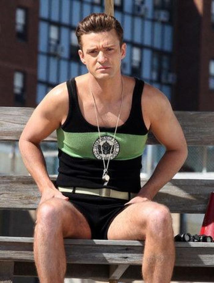 Justin Timberlake infringe la ley por hacerse un selfi votando