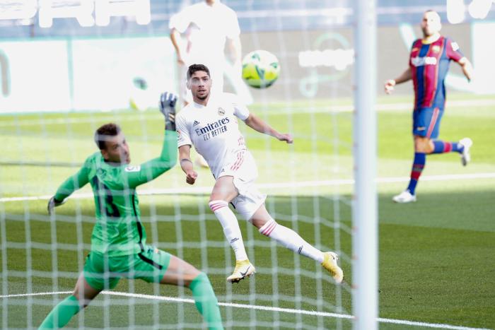 El comentario de Manolo Lama sobre Pablo Iglesias en plena narración del Barcelona-Real Madrid