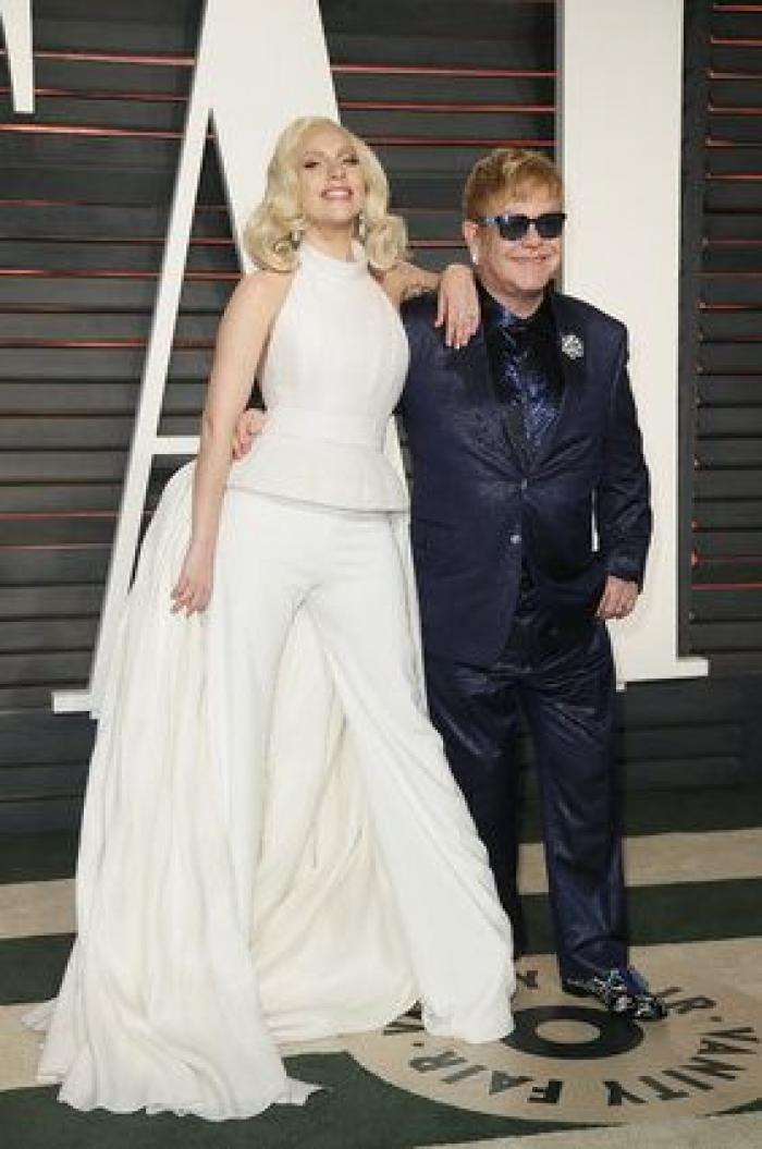 James Corden sube a Lady Gaga al 'Carpool karaoke' y se disfraza con sus mejores 'looks'