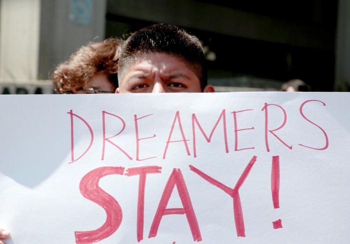 La desgarradora obra de arte realizada en la frontera entre EE UU y México