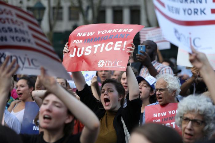 La desgarradora obra de arte realizada en la frontera entre EE UU y México
