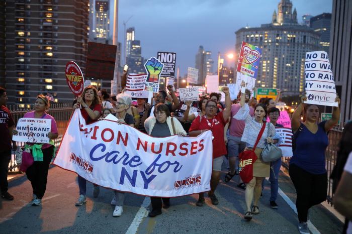 La desgarradora obra de arte realizada en la frontera entre EE UU y México