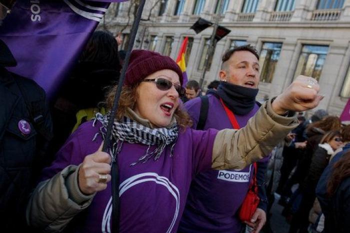 El aplaudido 'zasca' de Echenique a Andrea Levy tras definirse como "revolucionaria"