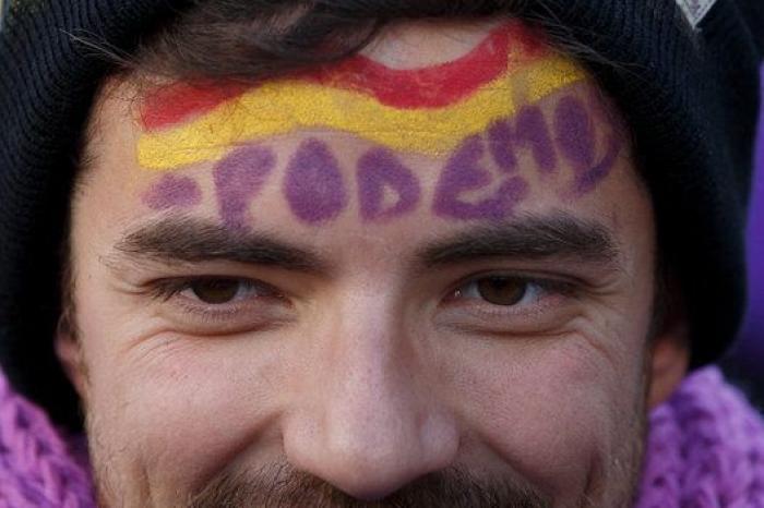 El aplaudido 'zasca' de Echenique a Andrea Levy tras definirse como "revolucionaria"