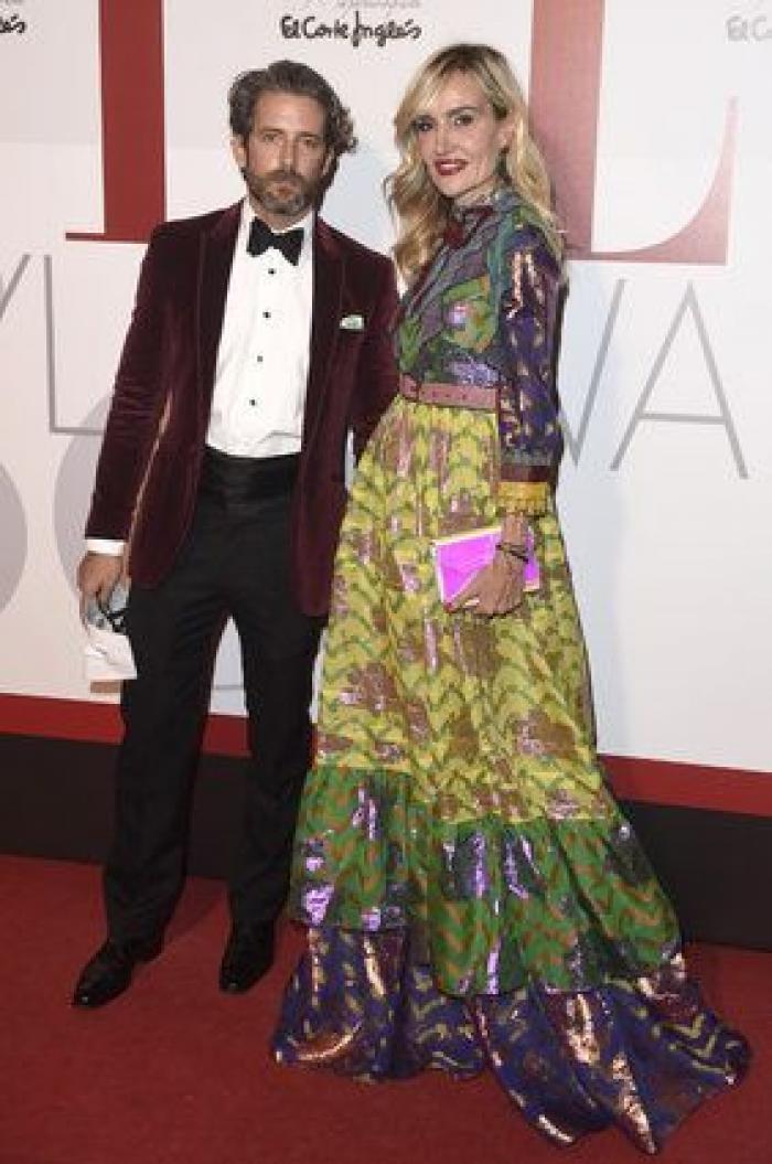 Negro, máscaras y transparencias en el 30 aniversario de 'Elle España'