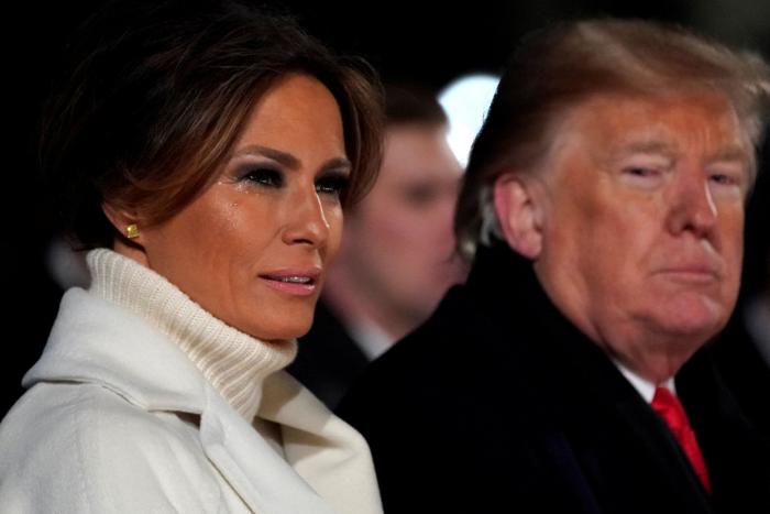 Melania Trump llora en el encendido de las luces del árbol de Navidad