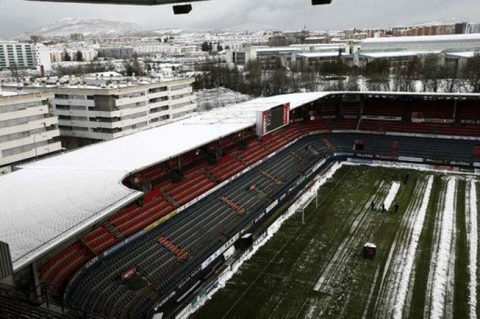 Suspendido el Osasuna-Zaragoza por el temporal de nieve en Pamplona (FOTOS)
