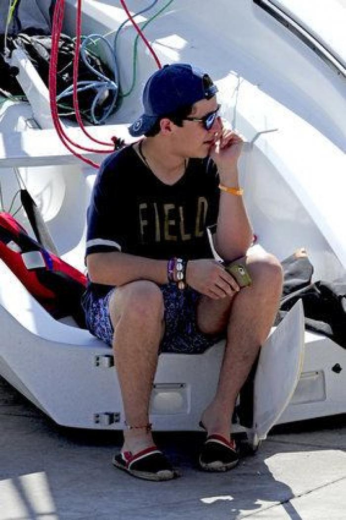 Froilán protagoniza una bronca a las puertas de una discoteca... y una cámara lo capta