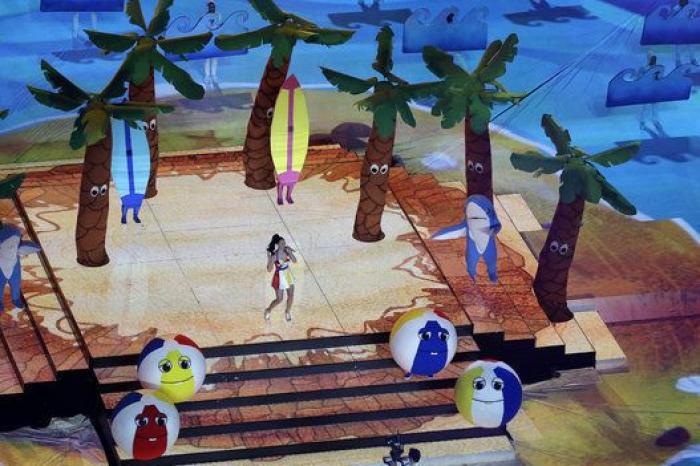 La actuación de Katy Perry en la Super Bowl con Missy Elliot, Lenny Kravitz y tiburones