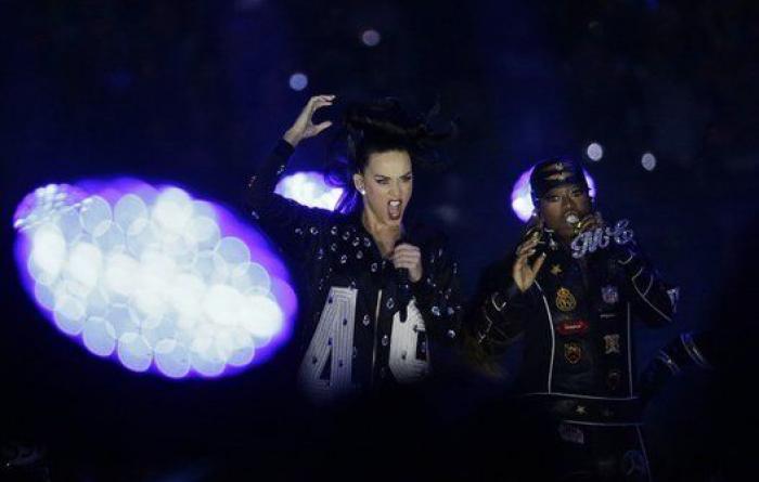 La actuación de Katy Perry en la Super Bowl con Missy Elliot, Lenny Kravitz y tiburones