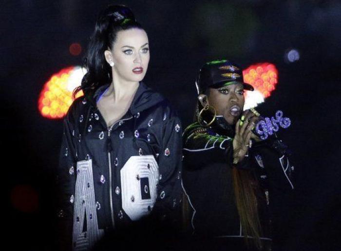 La actuación de Katy Perry en la Super Bowl con Missy Elliot, Lenny Kravitz y tiburones