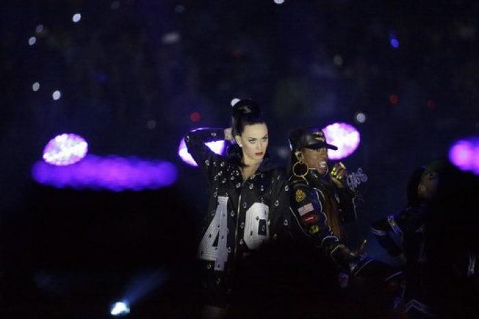 La actuación de Katy Perry en la Super Bowl con Missy Elliot, Lenny Kravitz y tiburones