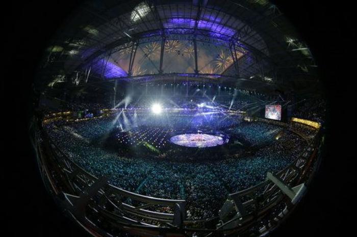 La actuación de Katy Perry en la Super Bowl con Missy Elliot, Lenny Kravitz y tiburones