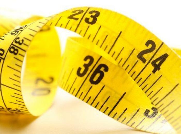 La cara de Mark Zuckerberg y otros guiños del videoclip de 'Ay, mamá' de Rigoberta Bandini