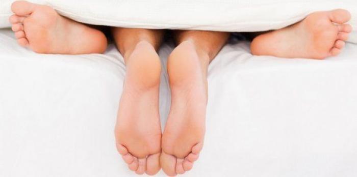 La cara de Mark Zuckerberg y otros guiños del videoclip de 'Ay, mamá' de Rigoberta Bandini