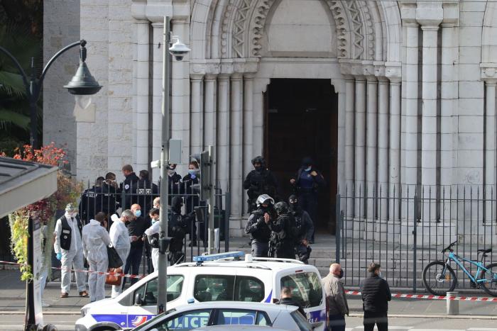 Cuatro muertos tras un doble atentado en Niza y Aviñón