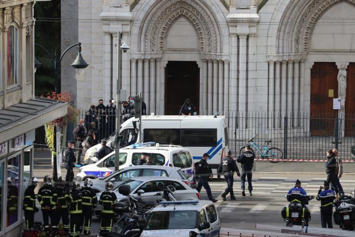 Cuatro muertos tras un doble atentado en Niza y Aviñón