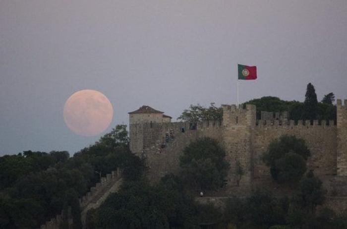 La falsa superluna sobre Cadaqués de Pilar Rahola que desata el cachondeo en Twitter