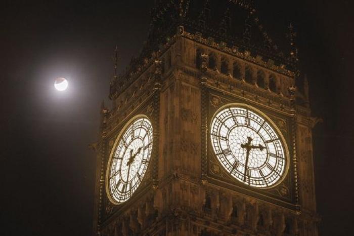 La falsa superluna sobre Cadaqués de Pilar Rahola que desata el cachondeo en Twitter