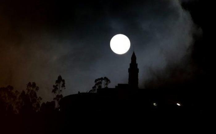 La falsa superluna sobre Cadaqués de Pilar Rahola que desata el cachondeo en Twitter