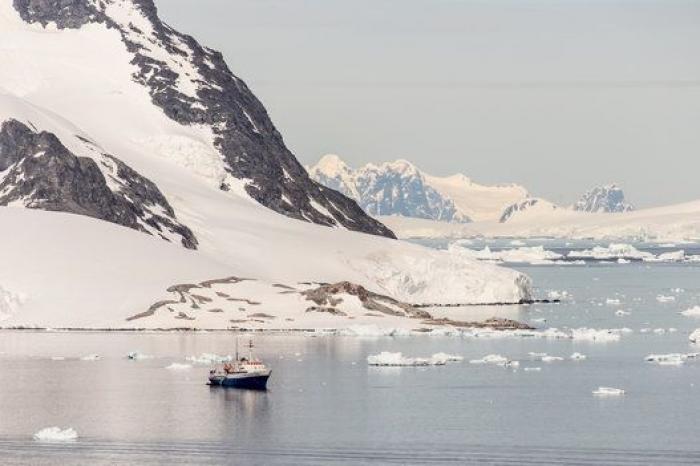La inquietante belleza de la cara oculta de los icebergs (FOTOS)