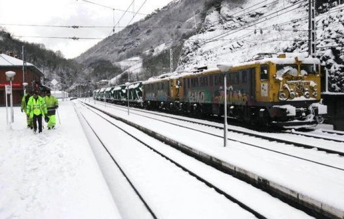 Las imágenes que deja la ola de nieve sobre la Península