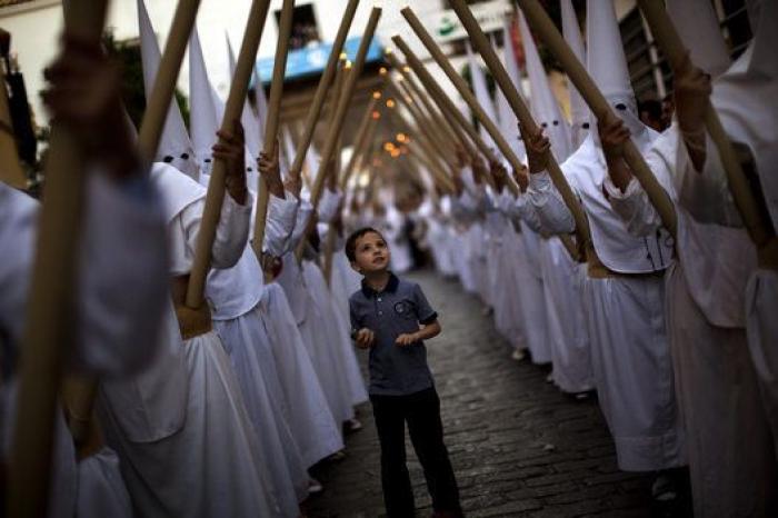 'Religión y postureo': alucina con el vídeo que arrasa en YouTube