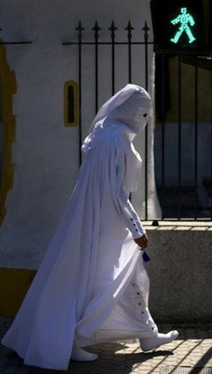 'Religión y postureo': alucina con el vídeo que arrasa en YouTube