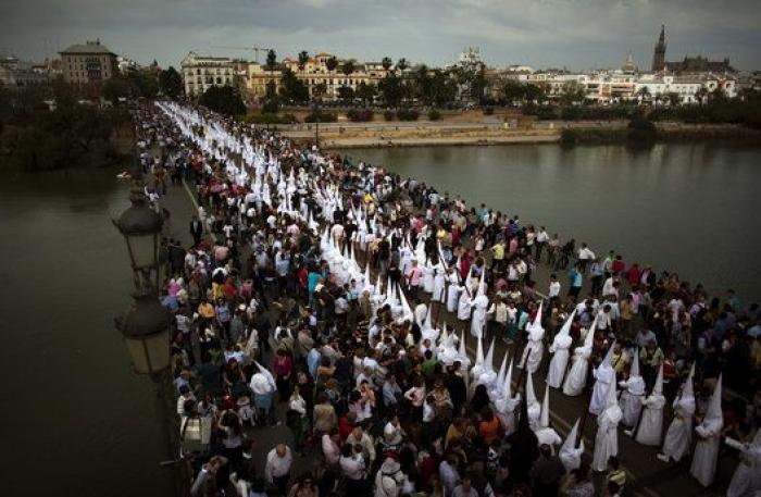 'Religión y postureo': alucina con el vídeo que arrasa en YouTube