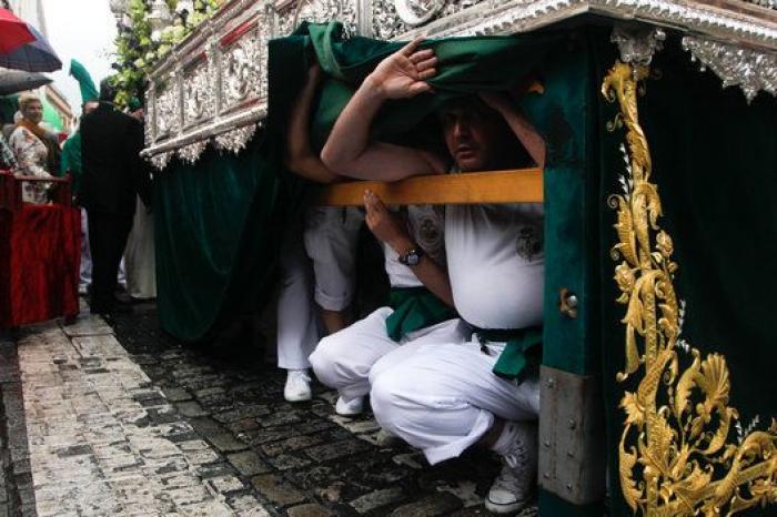 'Religión y postureo': alucina con el vídeo que arrasa en YouTube