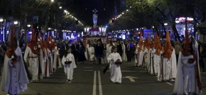 'Religión y postureo': alucina con el vídeo que arrasa en YouTube