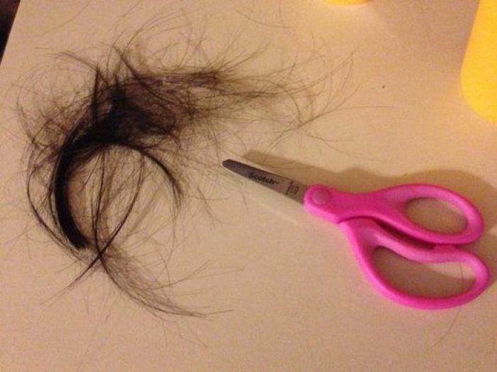 El genial truco de este padre para enseñar a andar a su bebé con un aro