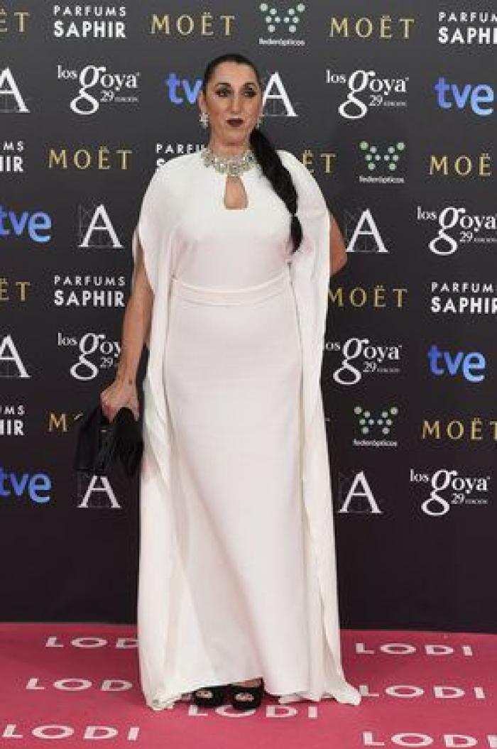 Premios Goya 2015: el beso de Dani Rovira y Clara Lago y otros momentazos de la gala (VÍDEO)