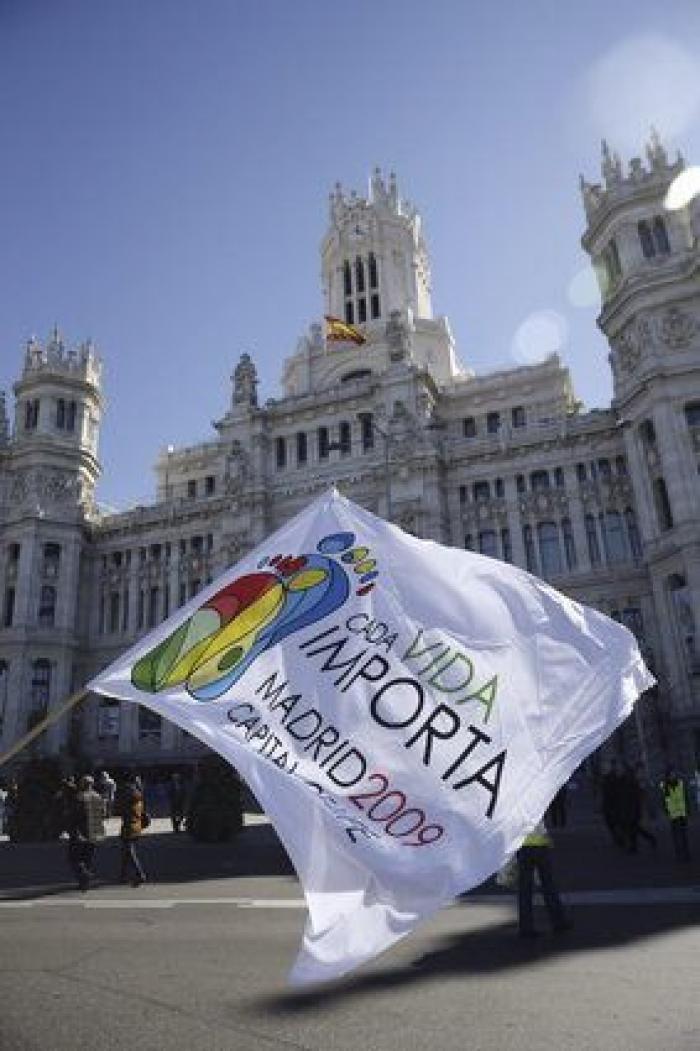 Suárez Illana: "Hay que ayudar a las mujeres que tienen que decidir si quieren ser madres de un niño vivo o muerto"