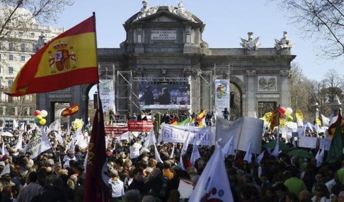 Suárez Illana: "Hay que ayudar a las mujeres que tienen que decidir si quieren ser madres de un niño vivo o muerto"